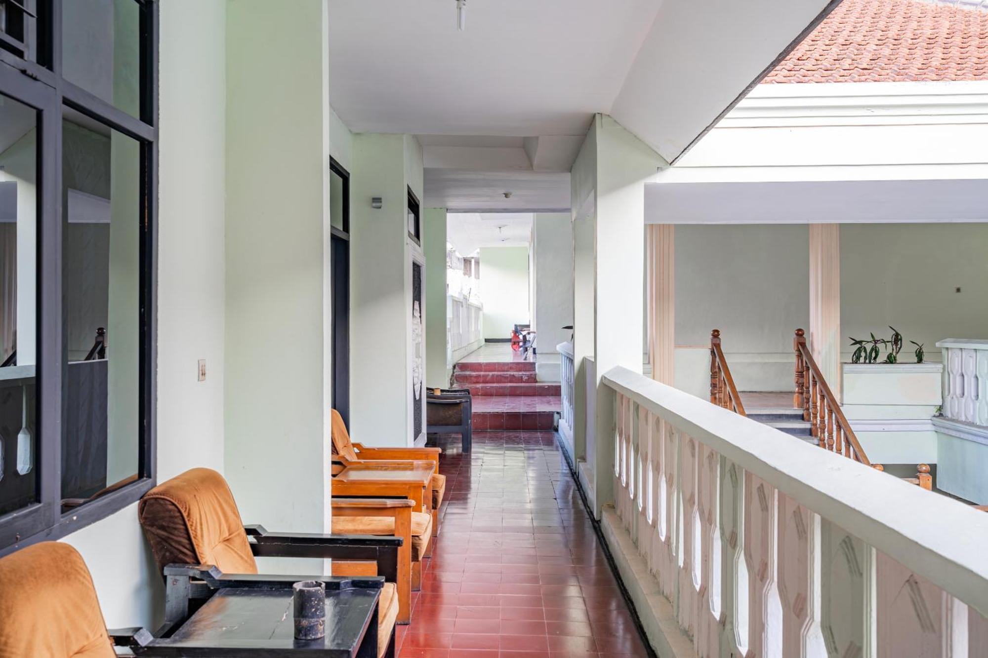 Collection O Tasikmalaya Near Stadium Wiradadaha Formerly Hotel Abadi المظهر الخارجي الصورة